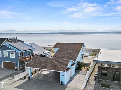 3990 Saltspring Drive