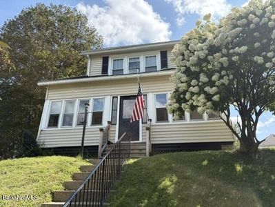 4 Harding Ave