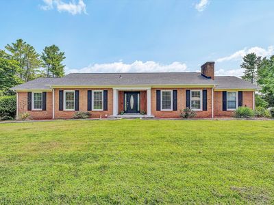 400 Redwood Rd