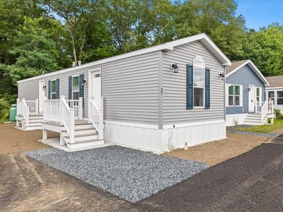 1540 Broadway Trailer 27