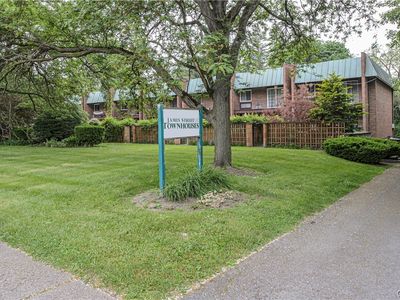 1215-29 James St
