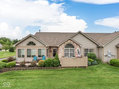 1037 Laurelwood Ln