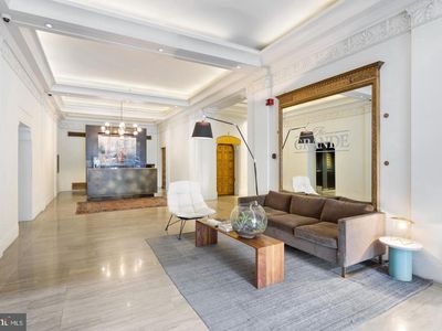 111 S 15th St Penthouse P302