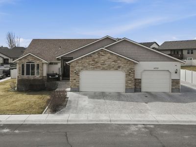 3731 Valley Ridge Ave