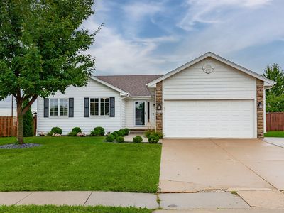 2022 NW Lakeside Dr