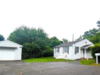 25 Roosevelt Ave