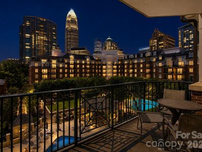 300 W 5th St APT 546