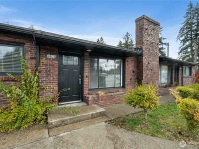 6801 -6803 Steilacoom Boulevard SW