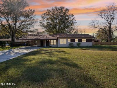 1904 DELAROCHE Drive W