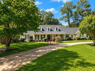 2211 Twin Lakes Dr