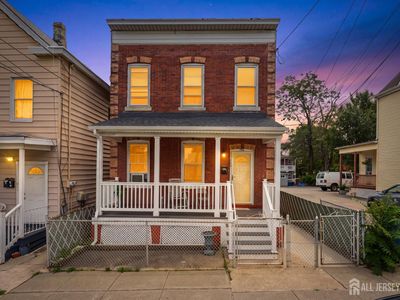 724 Charles St