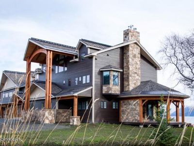 5260 Kachemak Dr