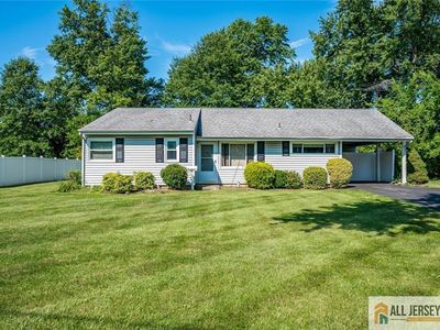 Property at 19 Stanworth Rd, Kendall Park, NJ