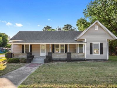 Property at 501 N Raiford St, Selma, NC