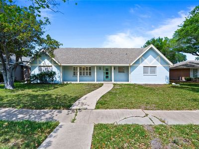 5426 Chevy Chase Dr