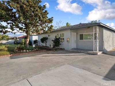 332 E El Sur St