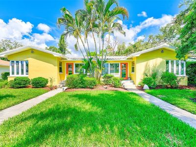 240 & 242 Mateo Way NE