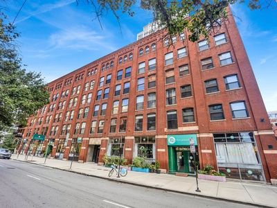 225 W Huron St APT 211