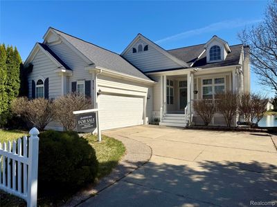 975 Watersedge Ct