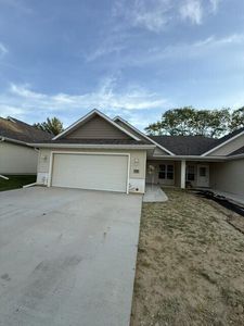Property at 608 Aspen Trl, Muscatine, IA