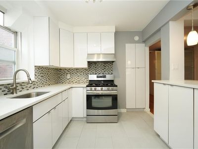 2260 Benson Ave APT 6A
