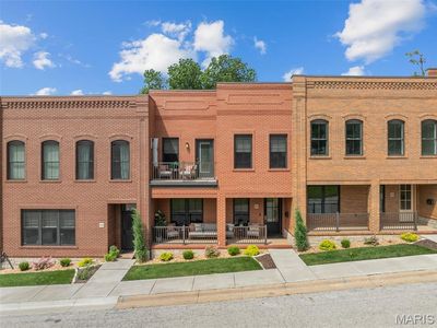 497 W Main St