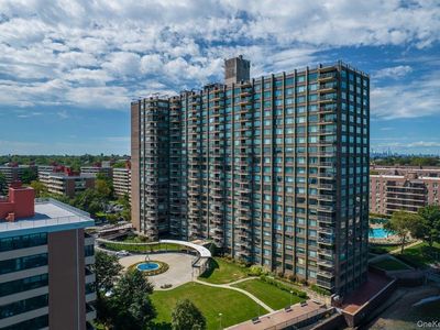166-25 Powells Cove Boulevard #17F