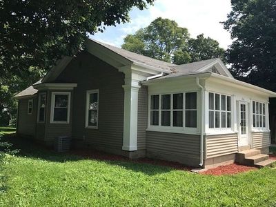 742 Walnut St