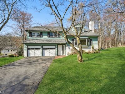 7 Archer Ln