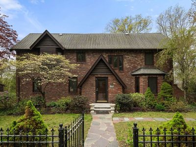 110 Wallis Rd