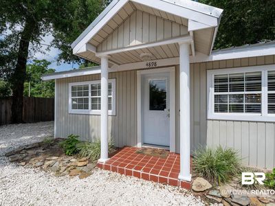 4898 Bay Cir