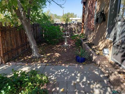 906 Franciscan St NE