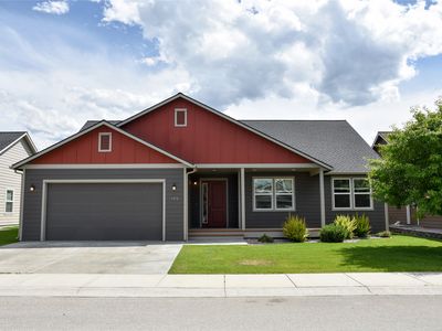180 Bayberry Ln