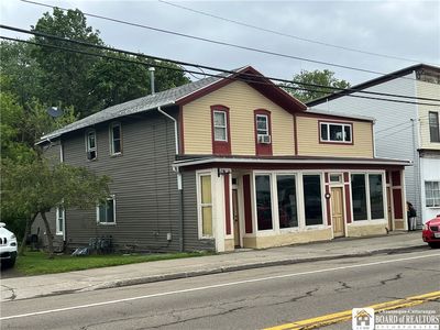 19 W Main St