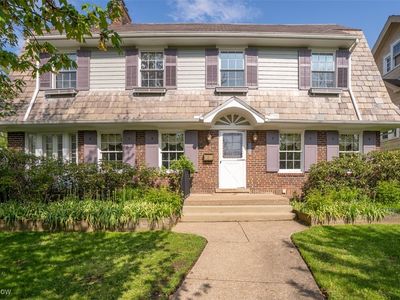 2245 N Saint James Pkwy