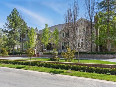 2428 E Field Rose Dr