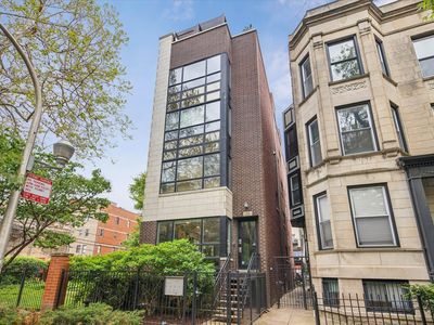 821 W Roscoe St APT 1
