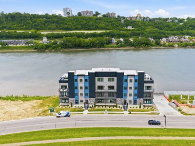 747 Manhattan Blvd #204
