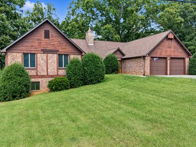 3911 Riverview Dr