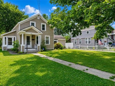 259 Flower Ave W