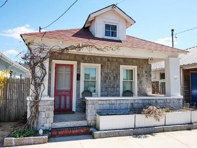 152 Beach 25th St