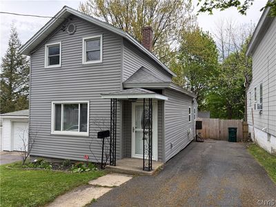 281 W 8th St