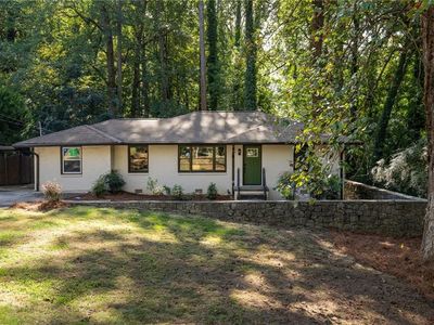 2847 Hollywood Dr