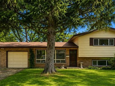 Property at 641 Clover Rd, Wauconda, IL