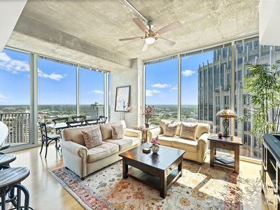 210 N Church St Unit 3415