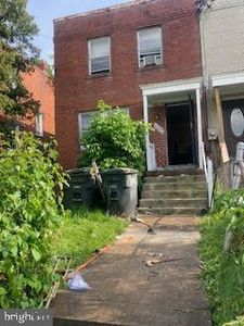 4623 Hillside Rd SE