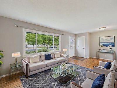 4050 Upper 149th St W
