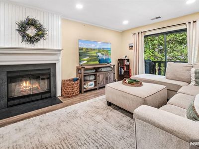 705 Thoreau Ct