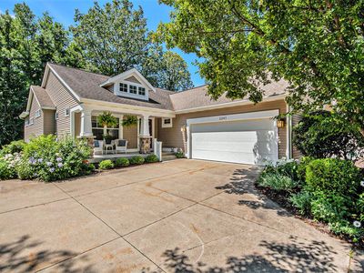 2241 W Greenstone Dr SE