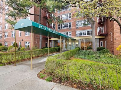 651 Vanderbilt St APT 2P